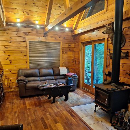 Neshannock Creekside Log Cabin Volant Buitenkant foto