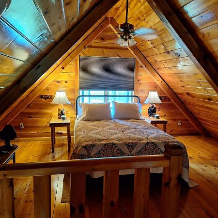 Neshannock Creekside Log Cabin Volant Buitenkant foto
