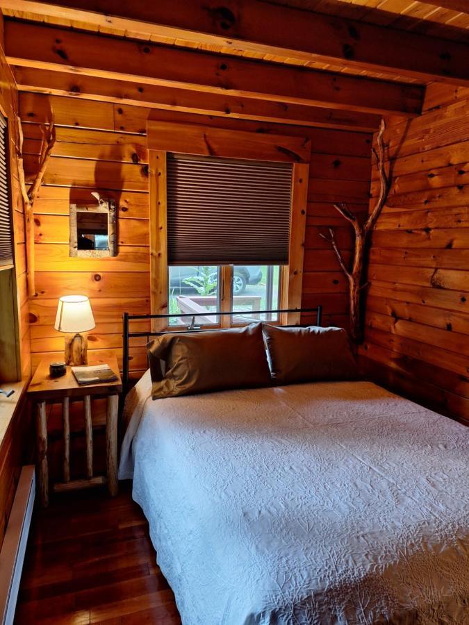 Neshannock Creekside Log Cabin Volant Buitenkant foto