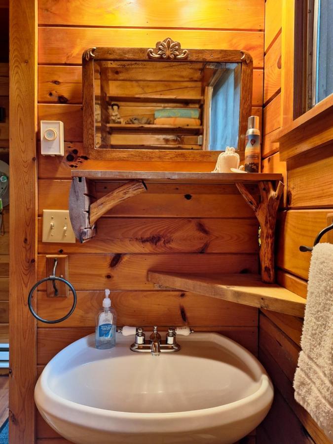 Neshannock Creekside Log Cabin Volant Buitenkant foto
